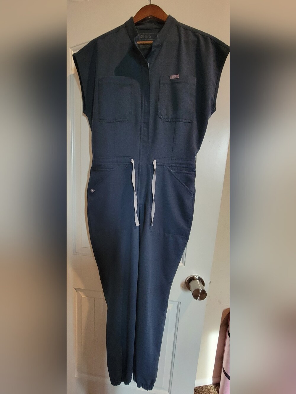 FIGS Jogger Jumpsuit M